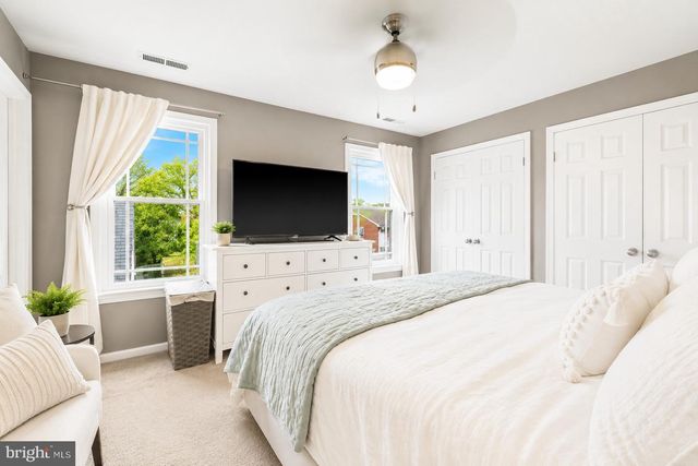 904 S MONROE ST, Arlington, VA 22204