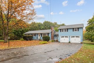 22 Doral Dr, Chelmsford, MA 01863