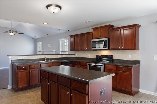 2041 Gray Goose Loop, Fayetteville, NC 28306