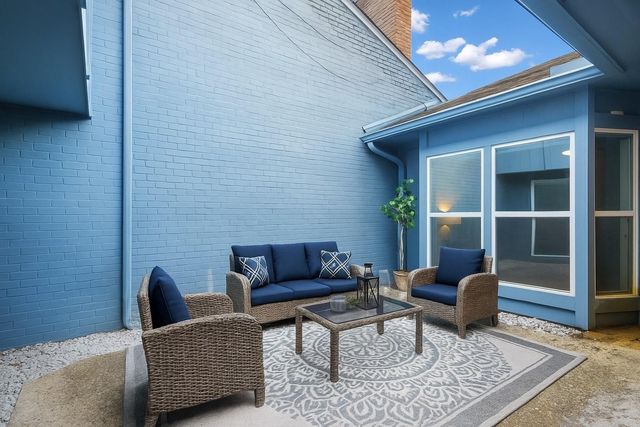 6853 Anglebluff Circle, Dallas, TX 75248
