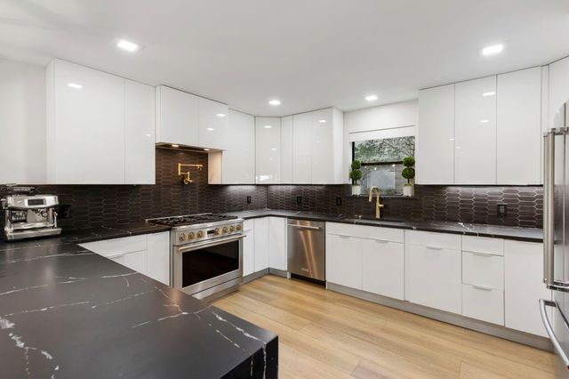 5934 Dumfries Drive, Houston, TX 77096