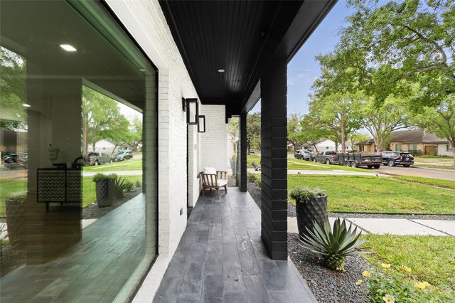 5934 Dumfries Drive, Houston, TX 77096