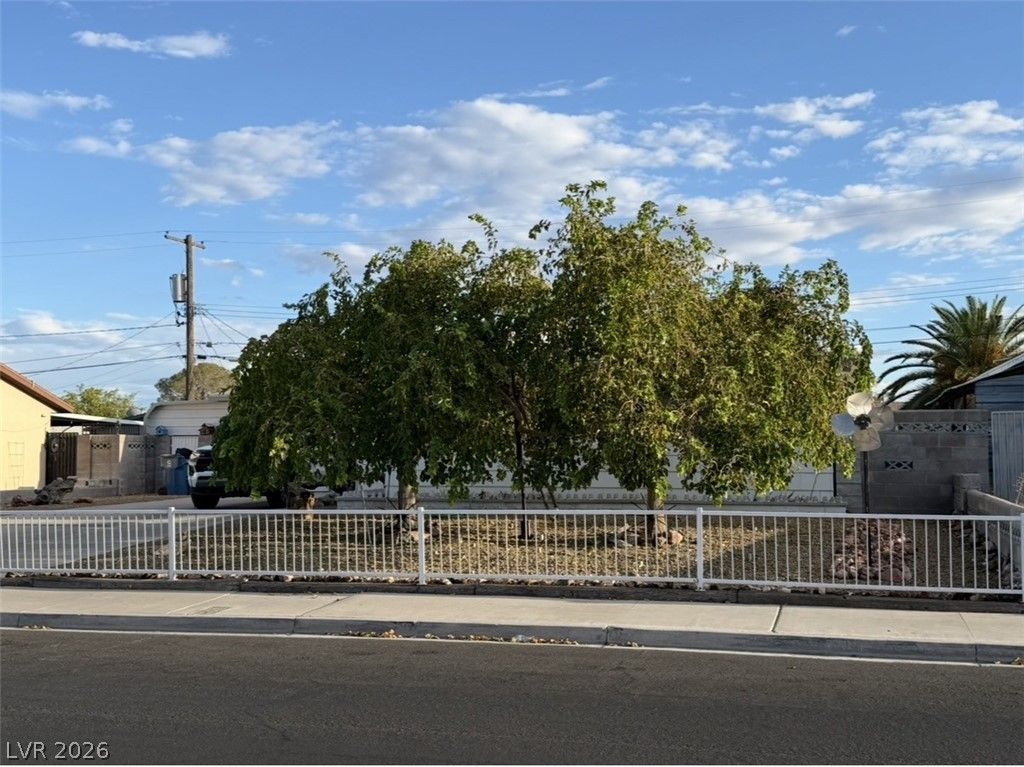 5713 Harmony Avenue, Las Vegas, NV 89107 — photo 2