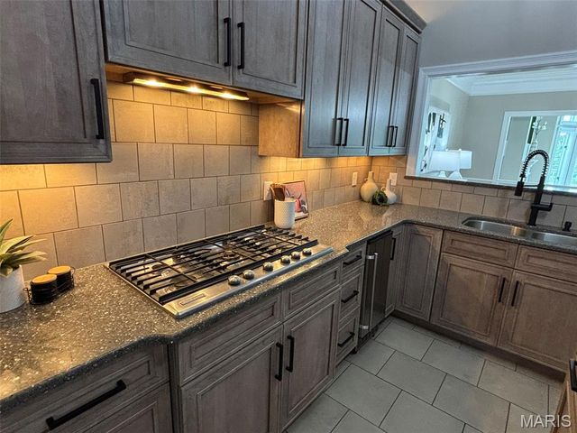 14612 Amberleigh Hill Court, Chesterfield, MO 63017