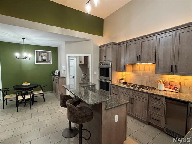 14612 Amberleigh Hill Court, Chesterfield, MO 63017