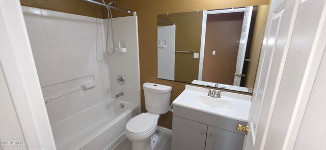 8075 W CHERRY HILLS Drive, Peoria, AZ 85345