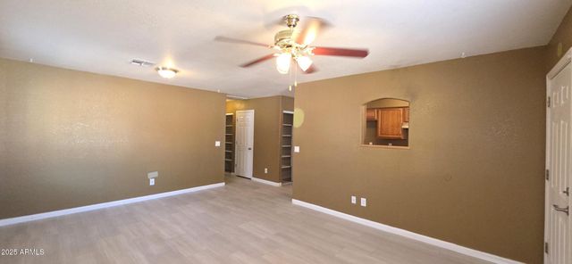 8075 W CHERRY HILLS Drive, Peoria, AZ 85345