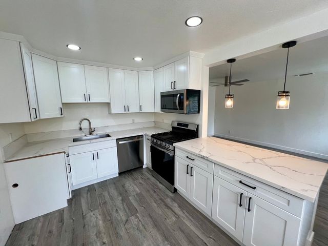 1844 Manzanita Way, West Sacramento, CA 95691