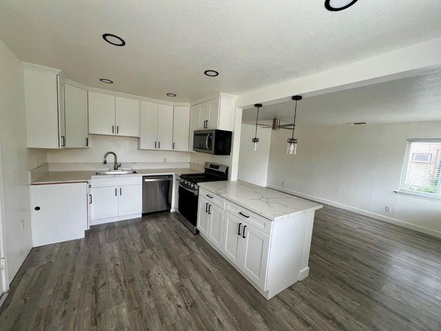 1844 Manzanita Way, West Sacramento, CA 95691