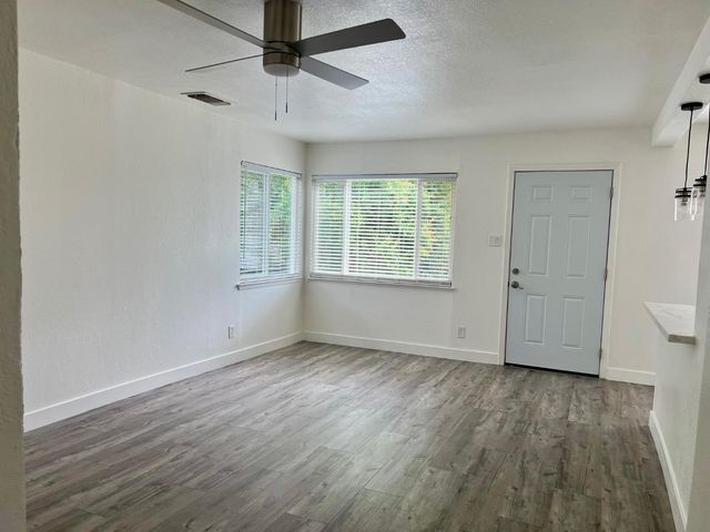 1844 Manzanita Way, West Sacramento, CA 95691