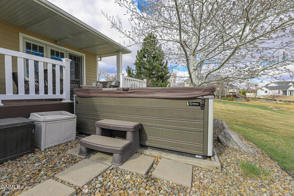 6501 Misty Waters Drive, Bismarck, ND 58503 photo 121