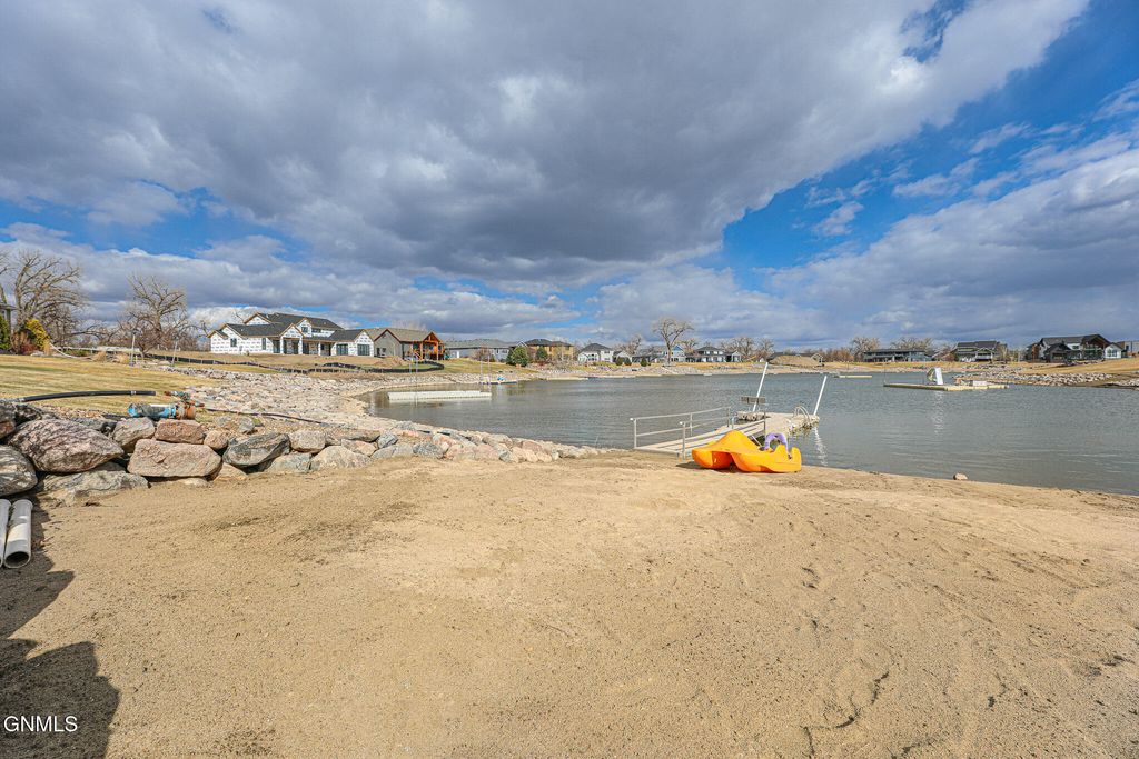 6501 Misty Waters Drive, Bismarck, ND 58503 photo 124