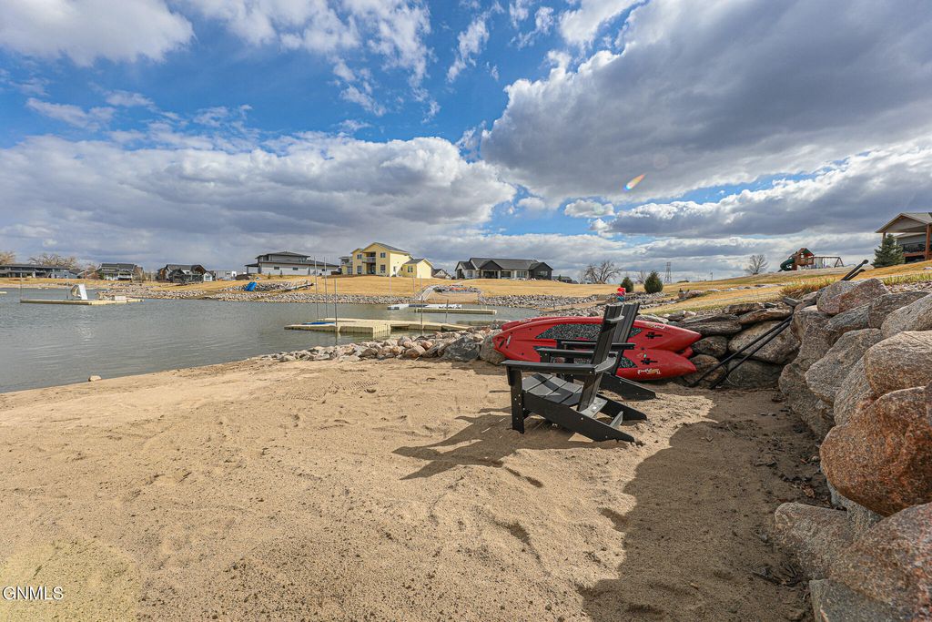 6501 Misty Waters Drive, Bismarck, ND 58503 photo 125