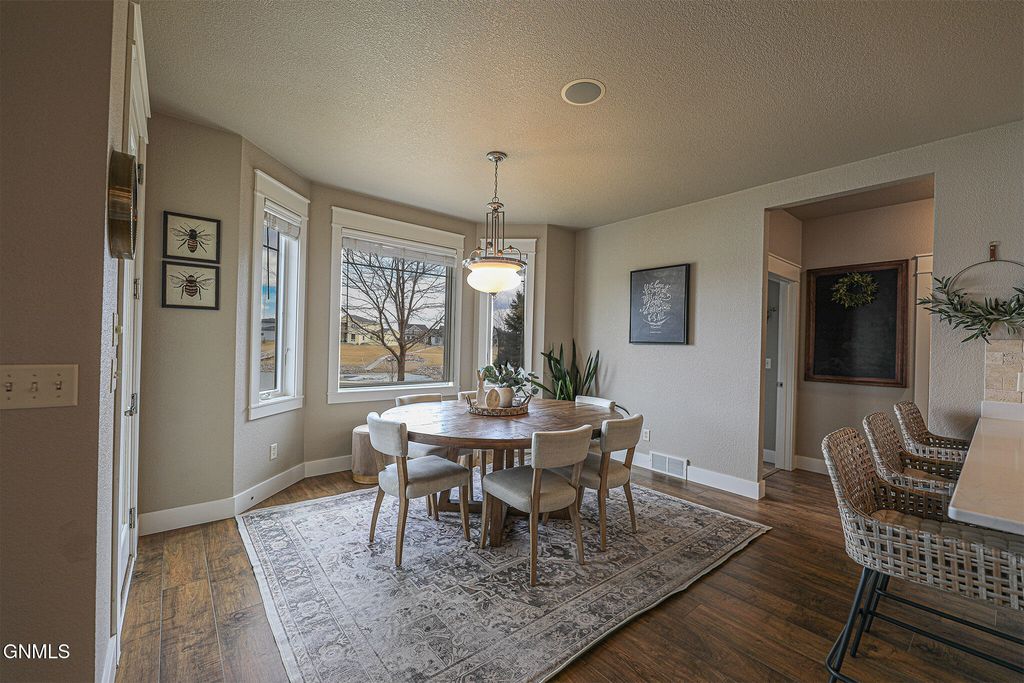 6501 Misty Waters Drive, Bismarck, ND 58503 photo 14