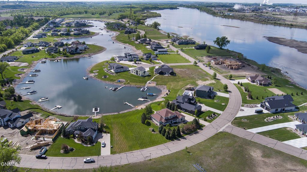 6501 Misty Waters Drive, Bismarck, ND 58503 photo 140