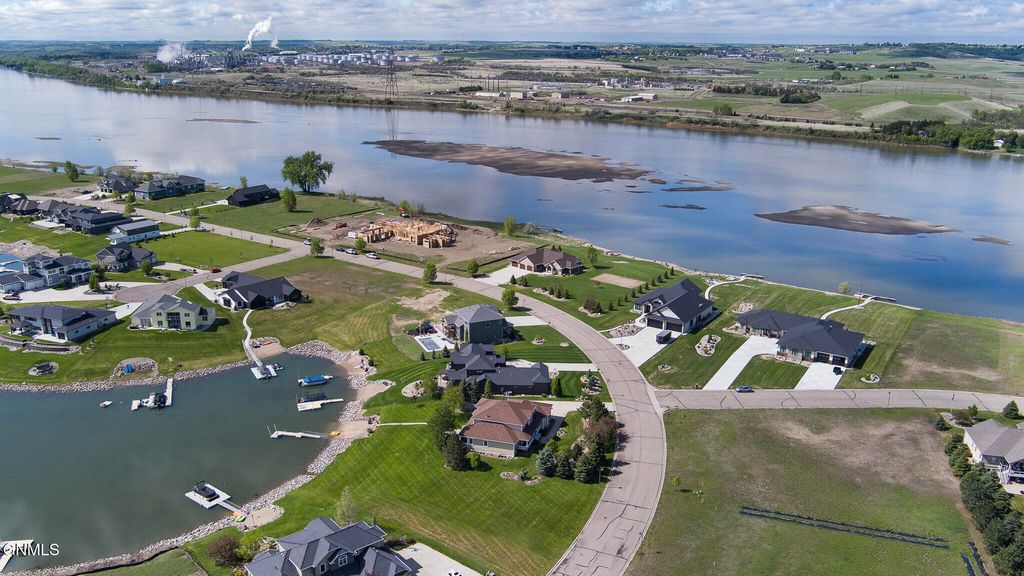 6501 Misty Waters Drive, Bismarck, ND 58503 photo 141