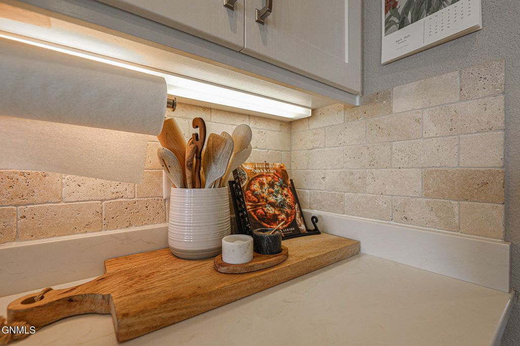 6501 Misty Waters Drive, Bismarck, ND 58503 photo 18