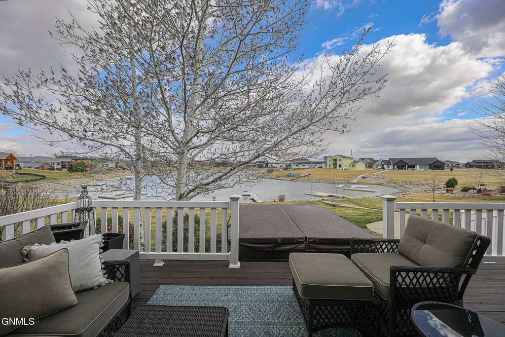 6501 Misty Waters Drive, Bismarck, ND 58503 photo 32