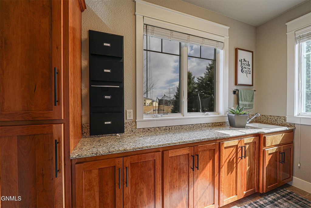 6501 Misty Waters Drive, Bismarck, ND 58503 photo 50