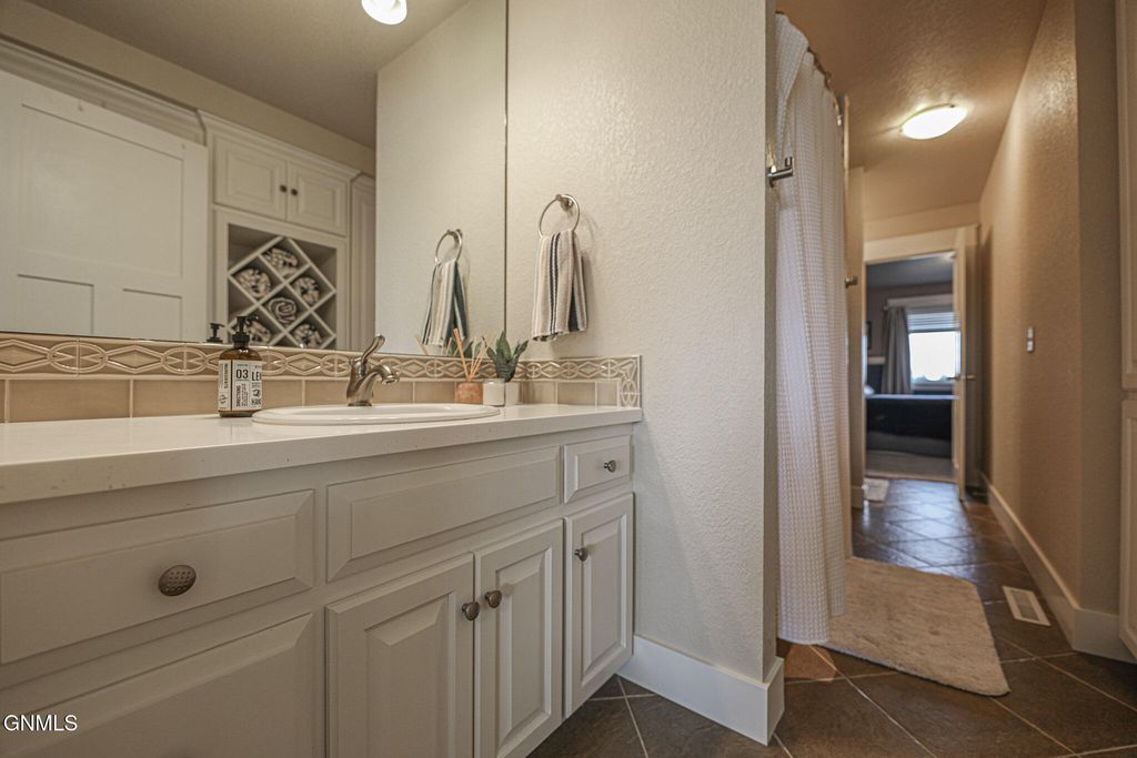 6501 Misty Waters Drive, Bismarck, ND 58503 photo 64