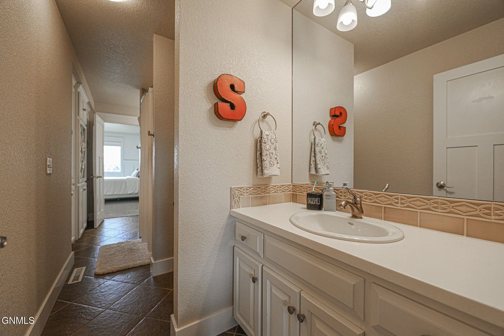 6501 Misty Waters Drive, Bismarck, ND 58503 photo 68