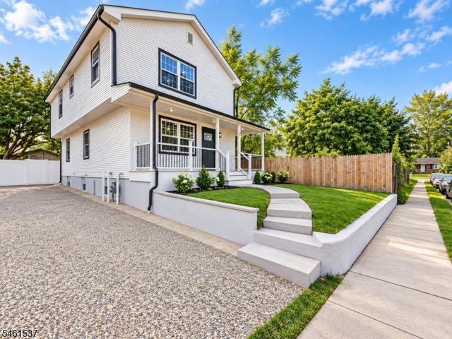 14 Van Dorn St, Keyport Boro, NJ 07735