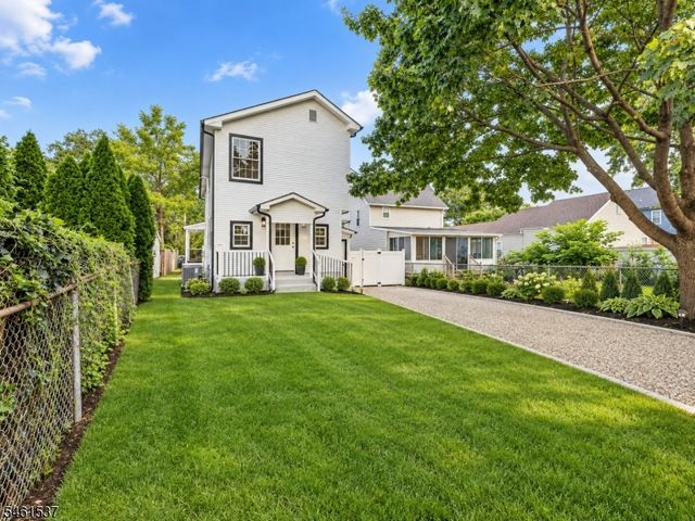 14 Van Dorn St, Keyport Boro, NJ 07735