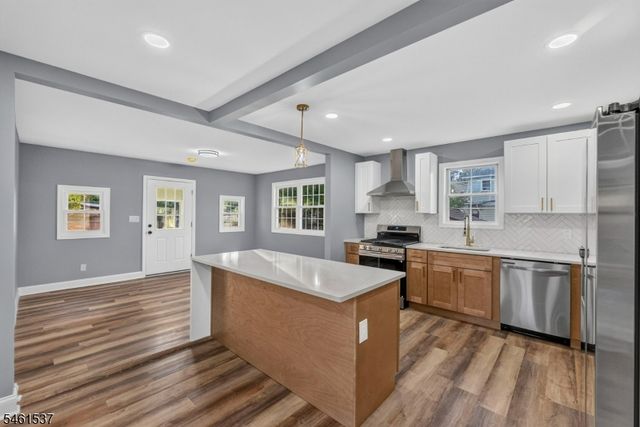 14 Van Dorn St, Keyport Boro, NJ 07735