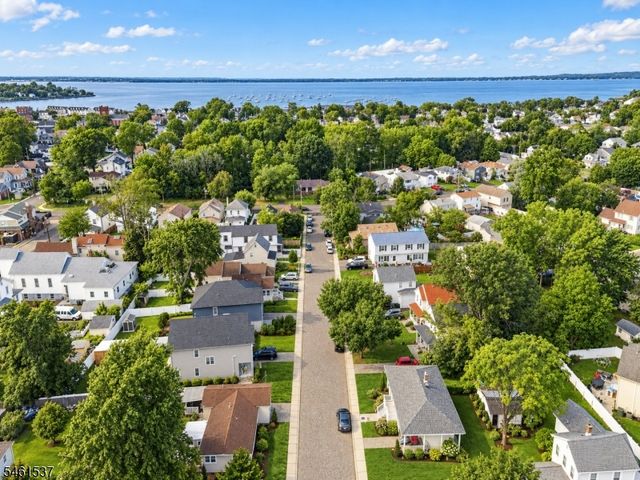 14 Van Dorn St, Keyport Boro, NJ 07735