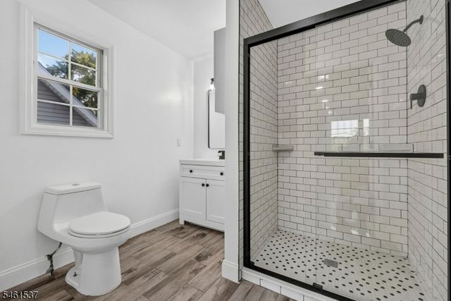 14 Van Dorn St, Keyport Boro, NJ 07735