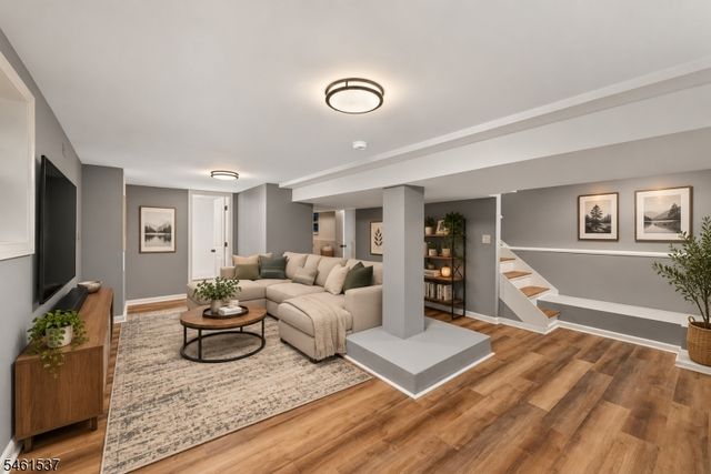 14 Van Dorn St, Keyport Boro, NJ 07735