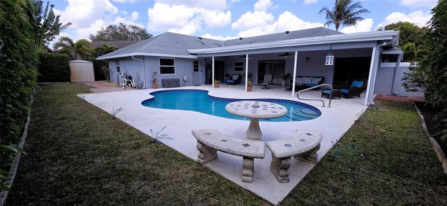 1021 Cherry Lane, Wellington, FL 33414