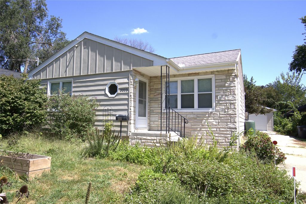 3333 61st Street, Des Moines, IA 50322