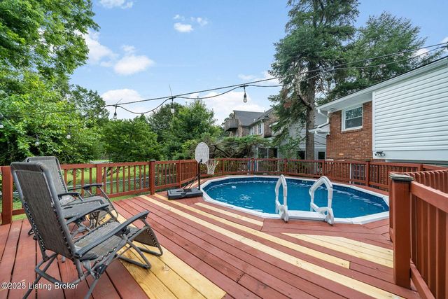 2207 Bashford Manor Ln, Louisville, KY 40218