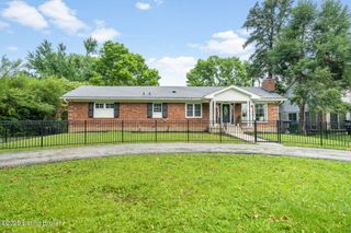 2207 Bashford Manor Ln, Louisville, KY 40218