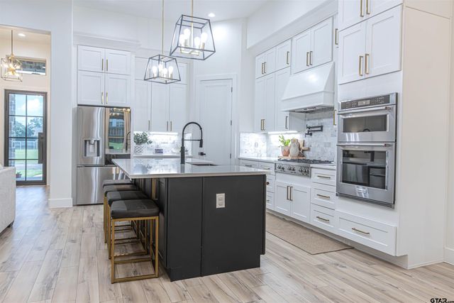 217 DEVONSHIRE, Mt Pleasant, TX 75455
