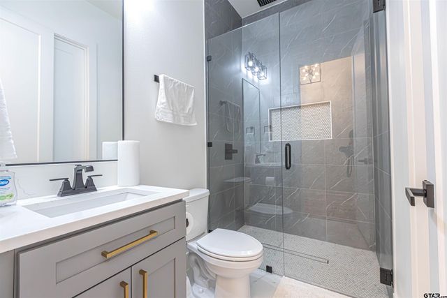 217 DEVONSHIRE, Mt Pleasant, TX 75455