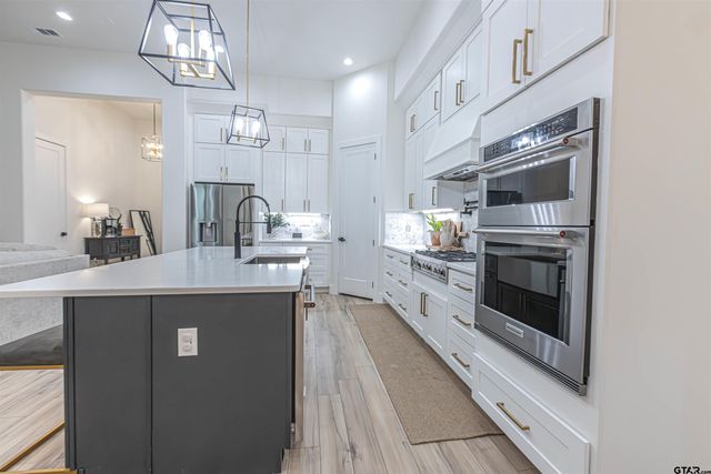 217 DEVONSHIRE, Mt Pleasant, TX 75455