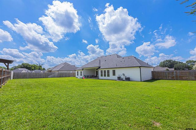 217 DEVONSHIRE, Mt Pleasant, TX 75455