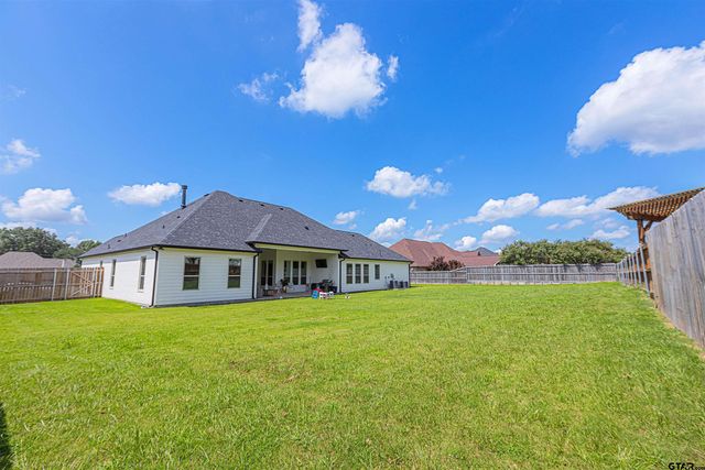217 DEVONSHIRE, Mt Pleasant, TX 75455