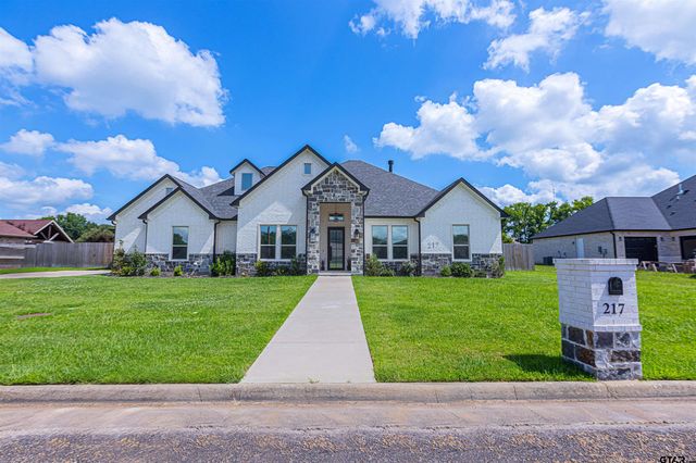 217 DEVONSHIRE, Mt Pleasant, TX 75455