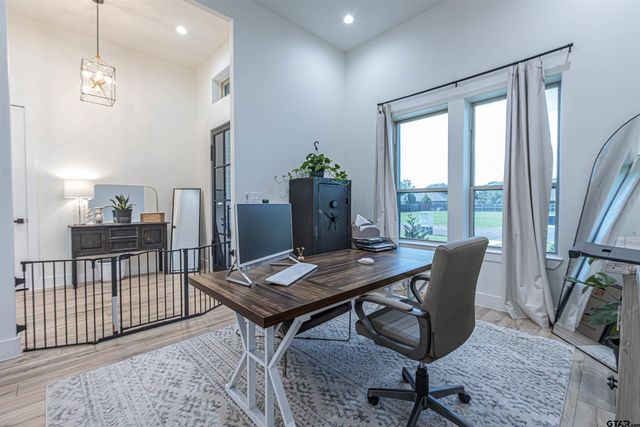 217 DEVONSHIRE, Mt Pleasant, TX 75455