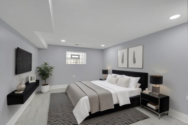 2539 W Morse Avenue, Chicago, IL 60645