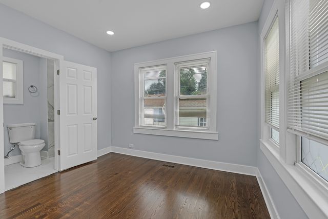 2539 W Morse Avenue, Chicago, IL 60645