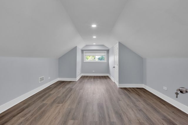 2539 W Morse Avenue, Chicago, IL 60645