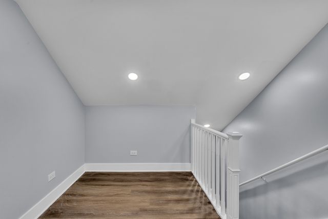 2539 W Morse Avenue, Chicago, IL 60645