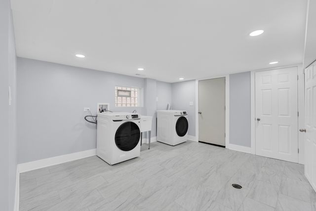 2539 W Morse Avenue, Chicago, IL 60645
