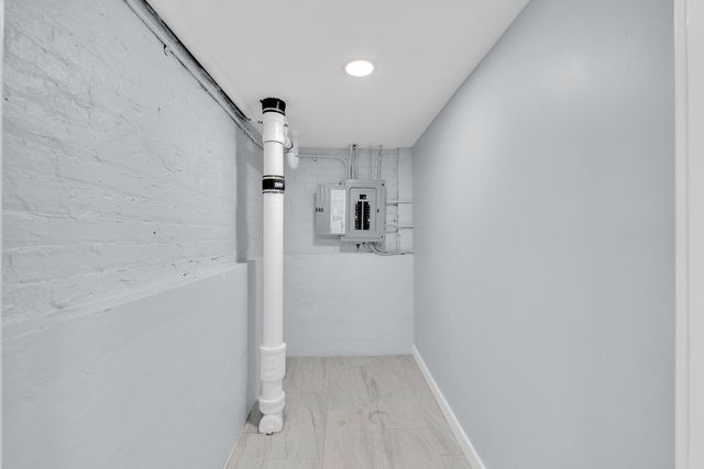 2539 W Morse Avenue, Chicago, IL 60645