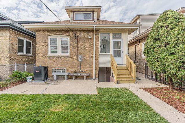 2539 W Morse Avenue, Chicago, IL 60645