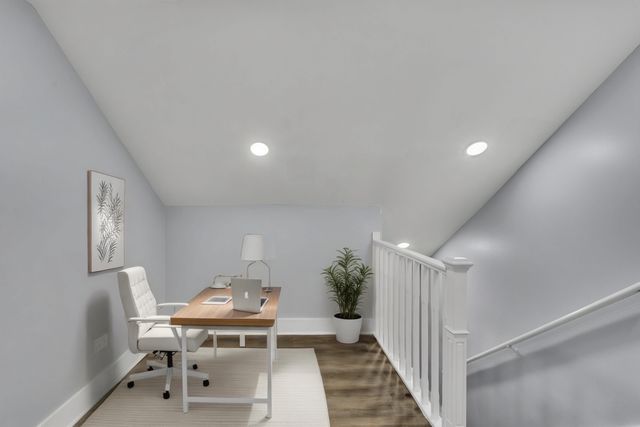 2539 W Morse Avenue, Chicago, IL 60645